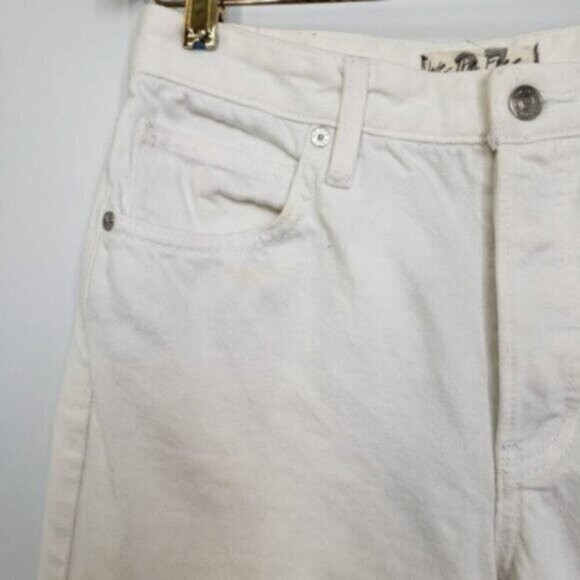 We The Free White Cropped Raw Hem Flare Jeans Size 27 - Picture 4 of 16